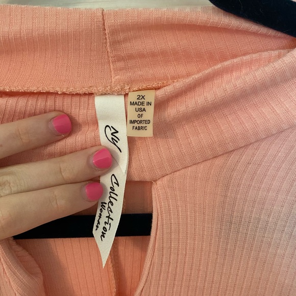 NWT NY Collection Pink Keyhole Blouse - Picture 3 of 5